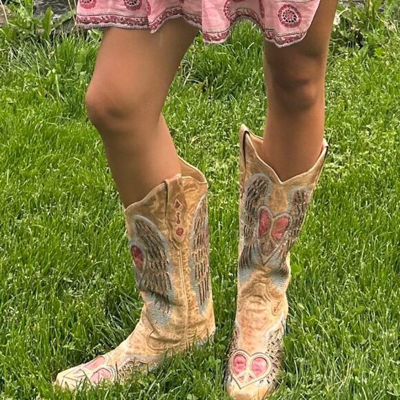 Cowgirl CORRAL antique Saddle sq toe Leather Wing*Heart*Peace sign Boots 7 - Picture 1 of 10
